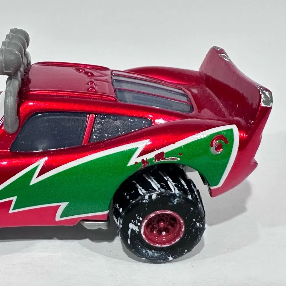 Disney Cars Winter Lightning McQueen w/ Snow Plow Die-cast Mattel